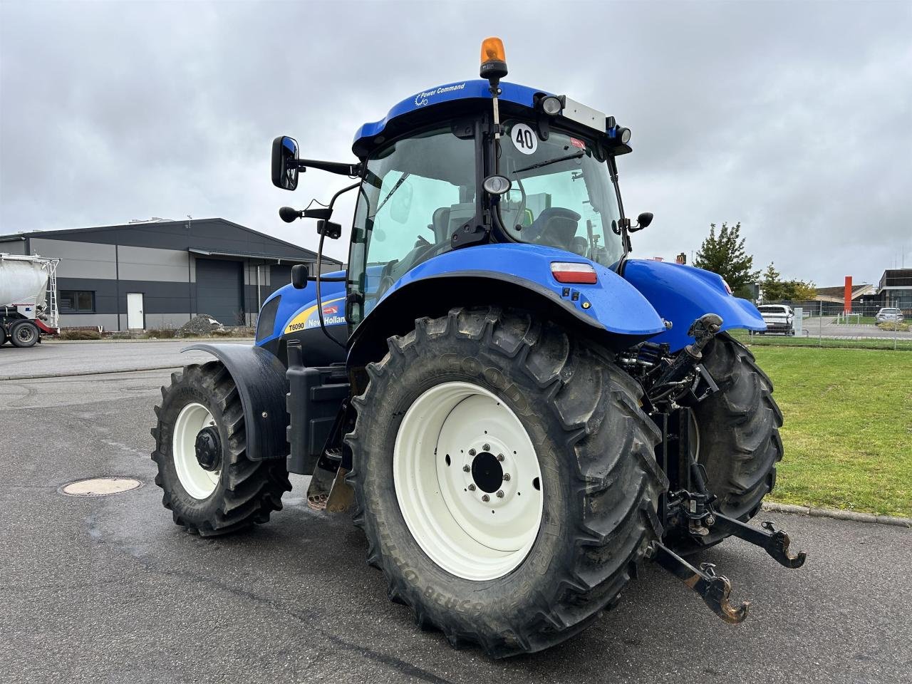 Traktor Türe ait New Holland T6090 Power Command, Gebrauchtmaschine içinde Zweibrücken (resim 10)