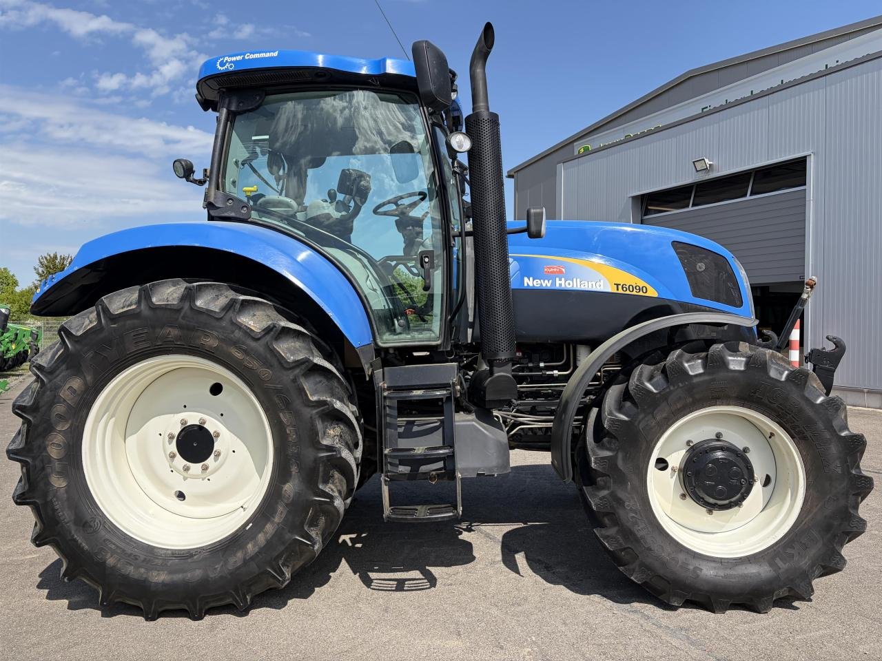 Traktor del tipo New Holland T6090 Power Command, Gebrauchtmaschine In Zweibrücken (Immagine 4)