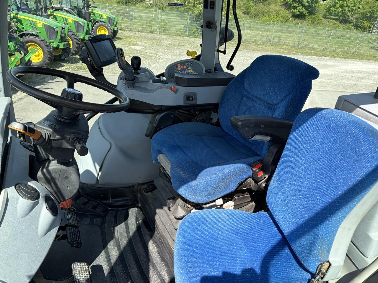 Traktor del tipo New Holland T6090 Power Command, Gebrauchtmaschine In Zweibrücken (Immagine 10)
