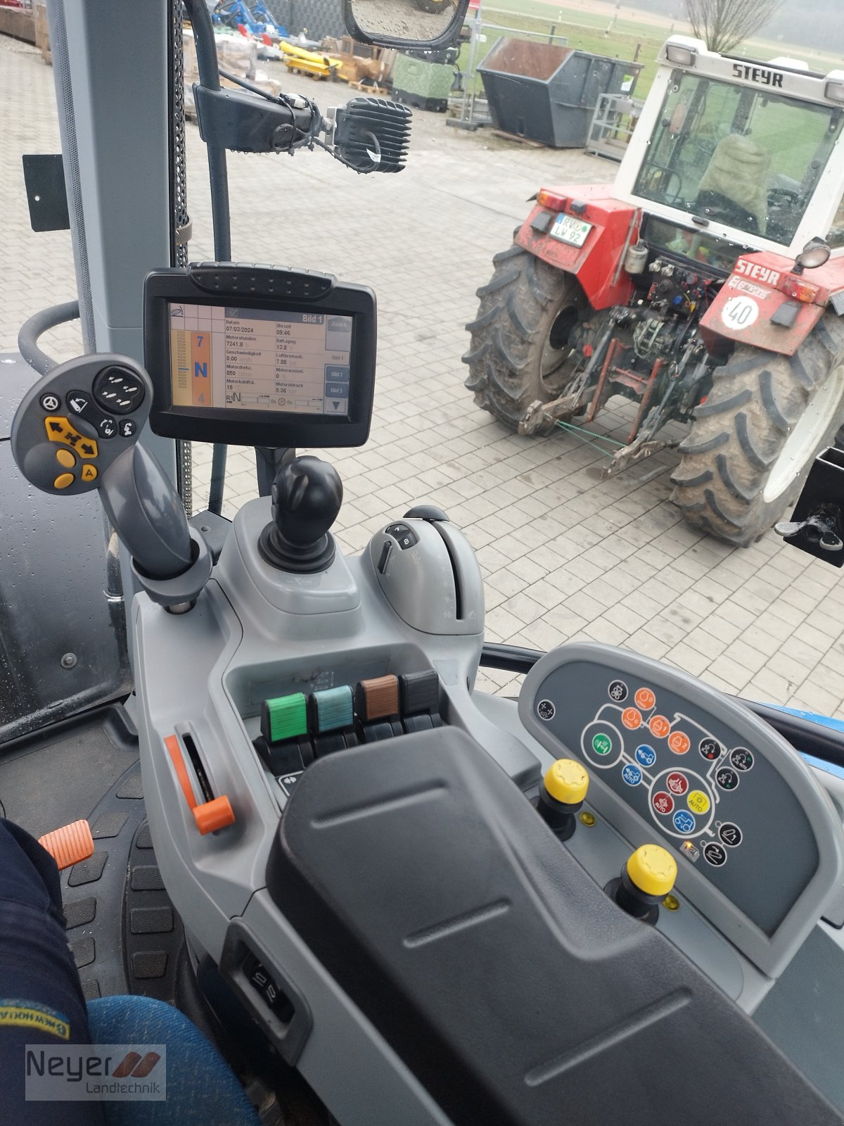 Traktor des Typs New Holland T6090 PowerCommand, Gebrauchtmaschine in Bad Waldsee Mennisweiler (Bild 13)