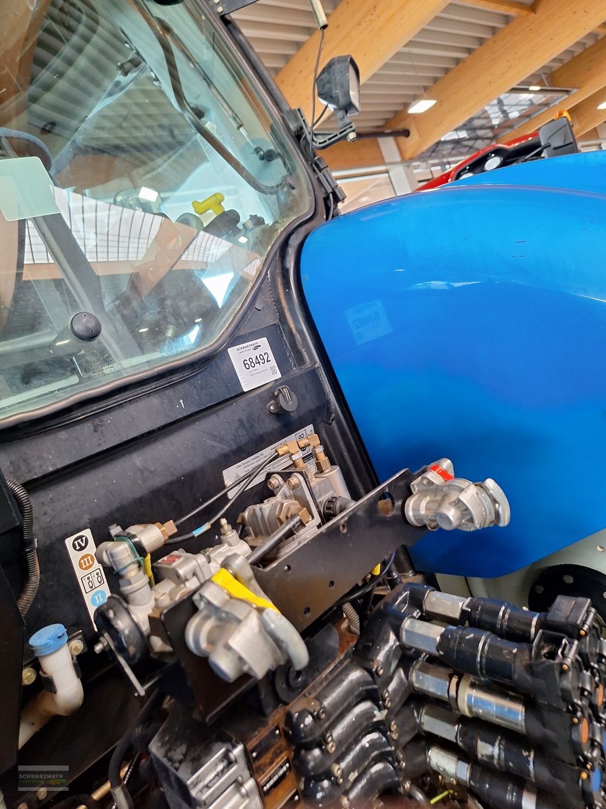 Traktor of the type New Holland T6090 Range & Power Command, Gebrauchtmaschine in Gampern (Picture 22)