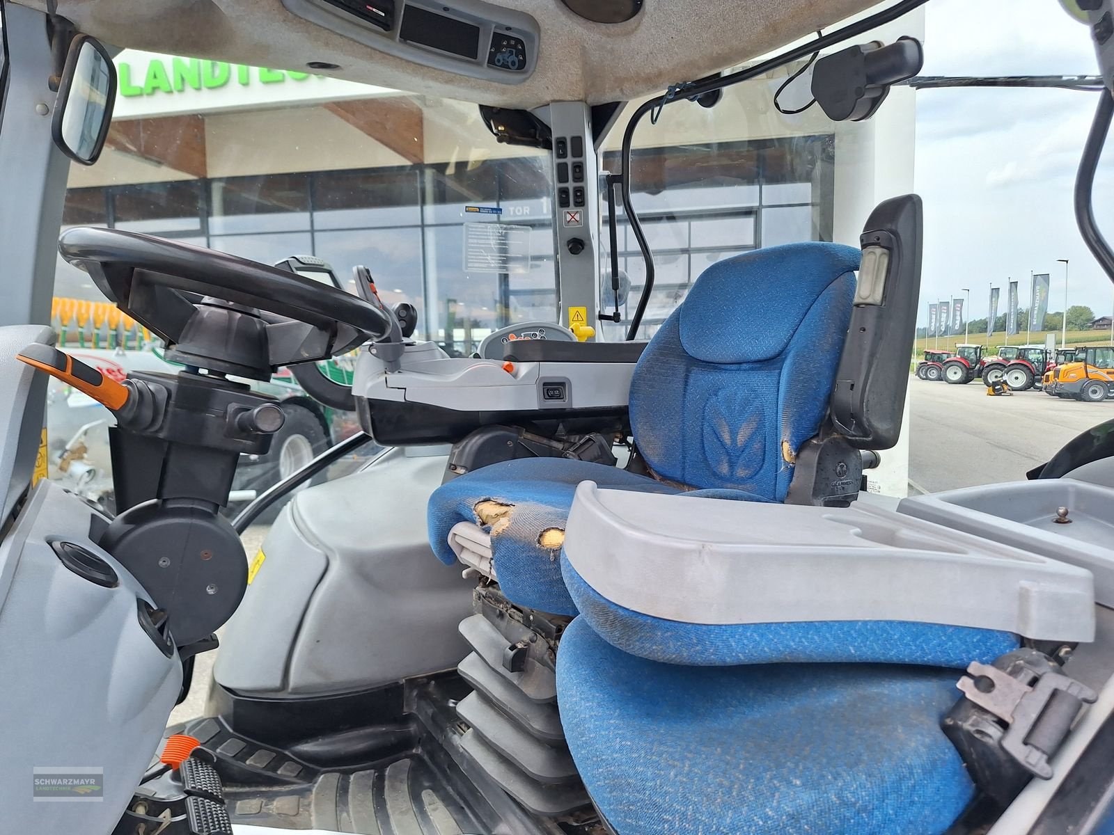 Traktor Türe ait New Holland T6090 Range & Power Command, Gebrauchtmaschine içinde Gampern (resim 15)