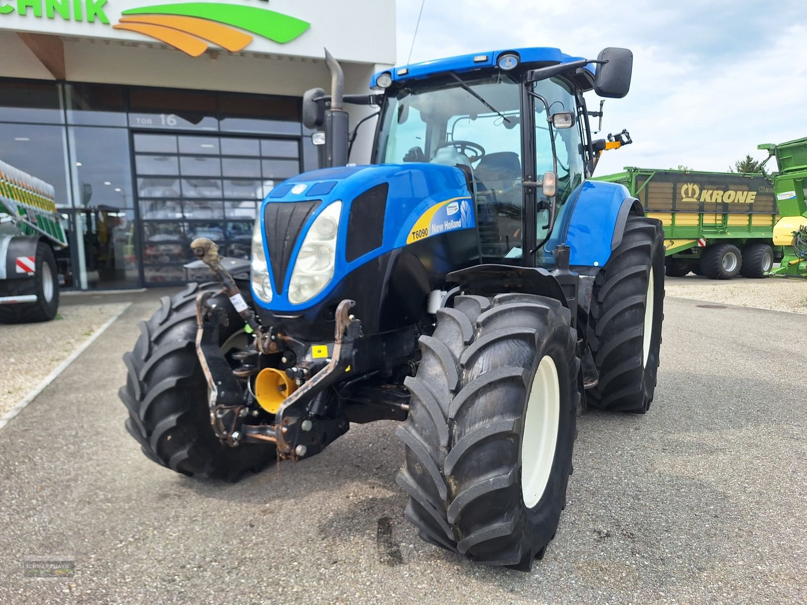 Traktor Türe ait New Holland T6090 Range & Power Command, Gebrauchtmaschine içinde Gampern (resim 2)