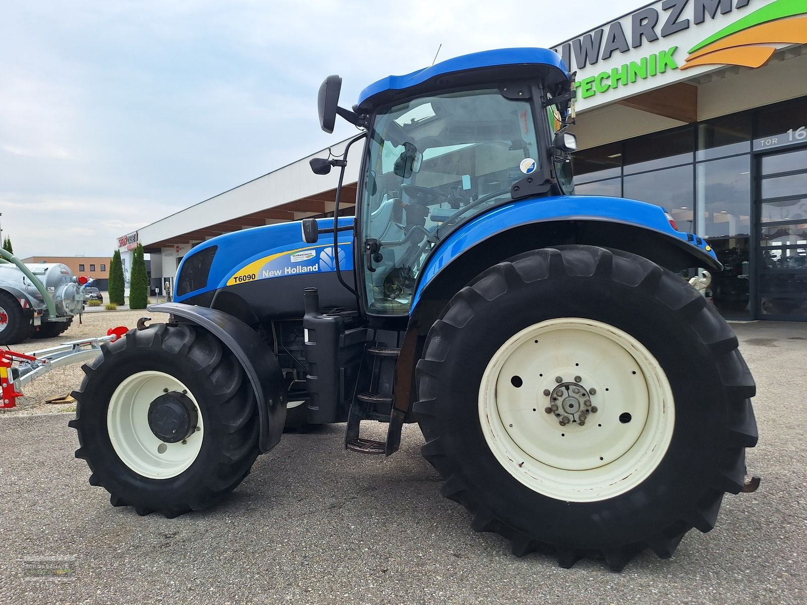 Traktor Türe ait New Holland T6090 Range & Power Command, Gebrauchtmaschine içinde Gampern (resim 10)