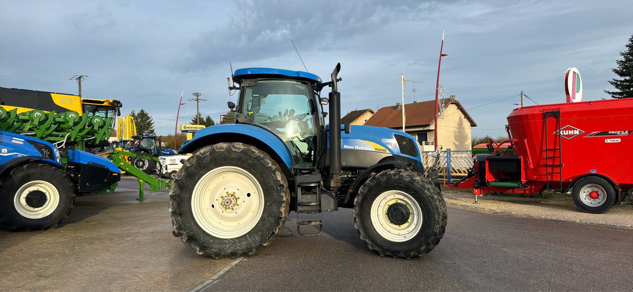 Traktor typu New Holland T6090, Gebrauchtmaschine w Chauvoncourt (Zdjęcie 1)