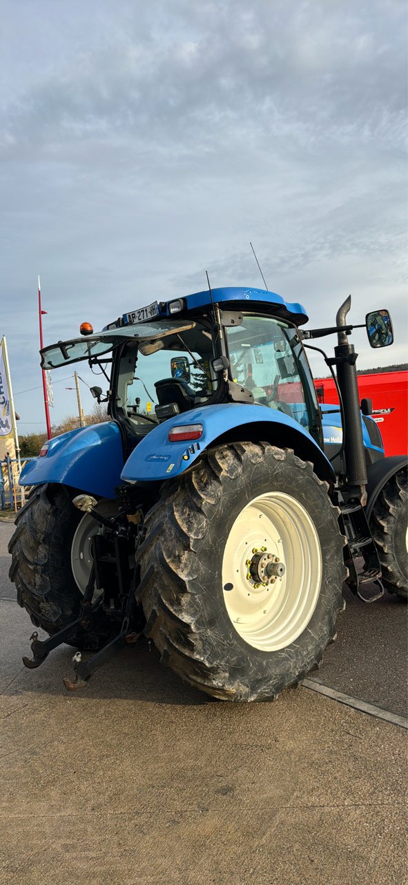 Traktor des Typs New Holland T6090, Gebrauchtmaschine in Chauvoncourt (Bild 4)