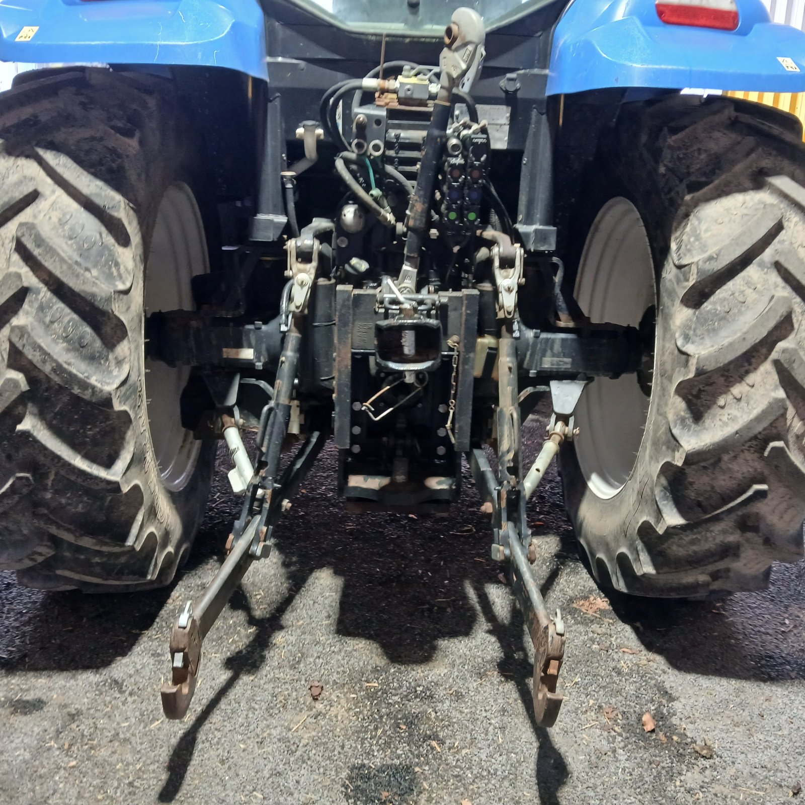 Traktor del tipo New Holland T6.120 EL. COMM., Gebrauchtmaschine In HERLIN LE SEC (Immagine 5)