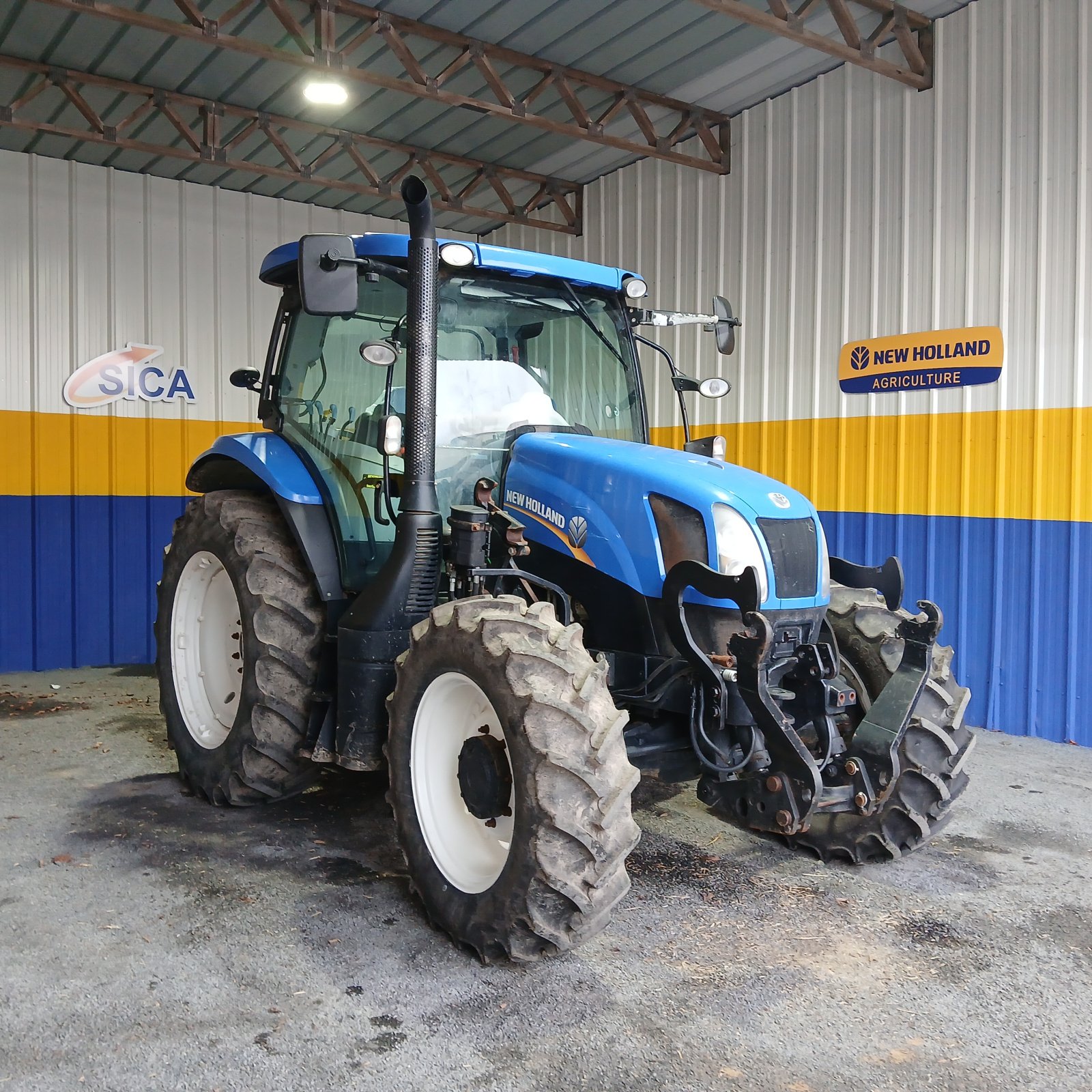 Traktor del tipo New Holland T6.120 EL. COMM., Gebrauchtmaschine In HERLIN LE SEC (Immagine 2)