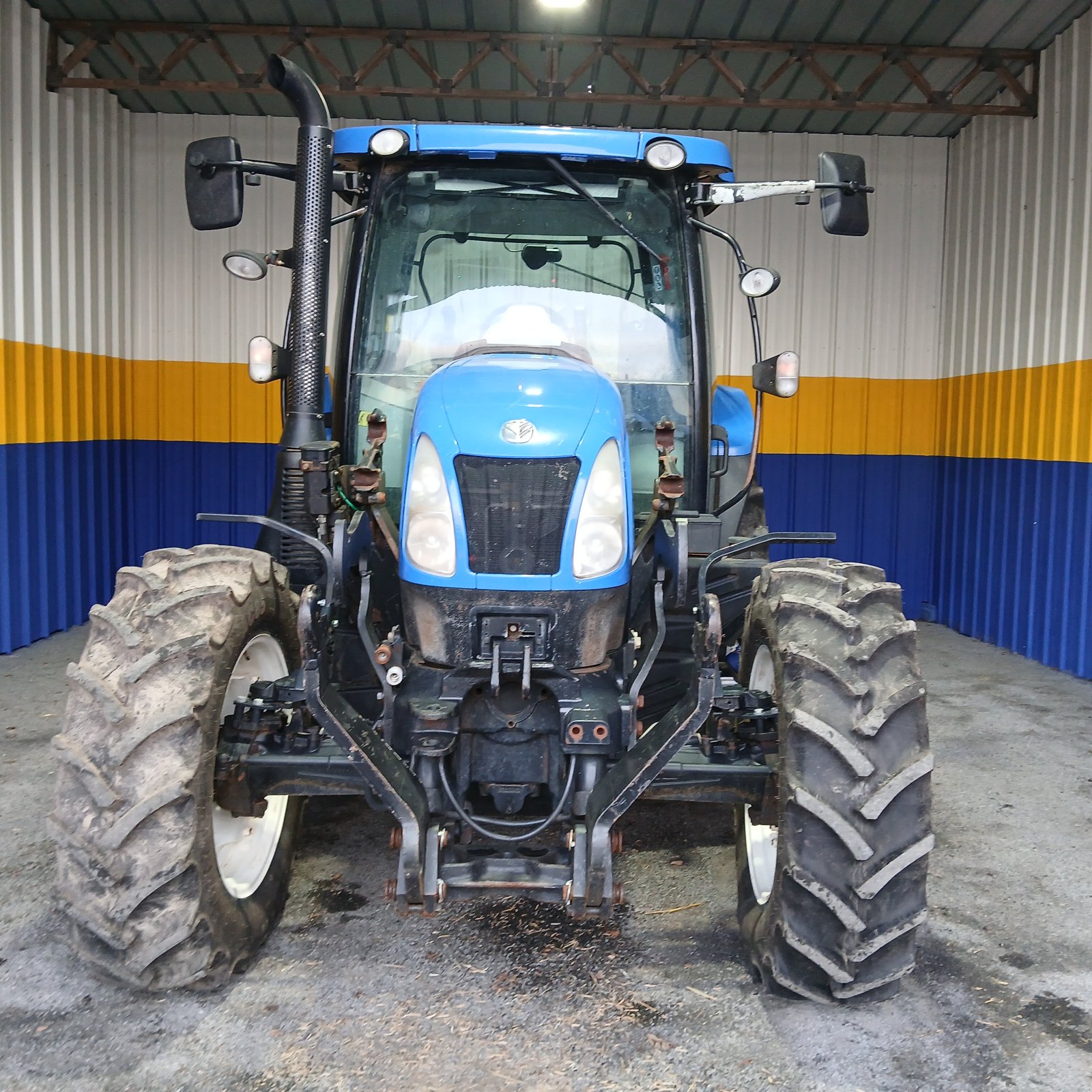 Traktor del tipo New Holland T6.120 EL. COMM., Gebrauchtmaschine In HERLIN LE SEC (Immagine 3)