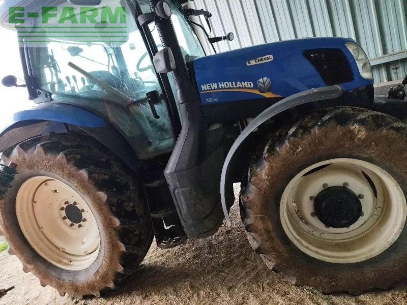 Traktor типа New Holland t6.120, Gebrauchtmaschine в CHAUVONCOURT