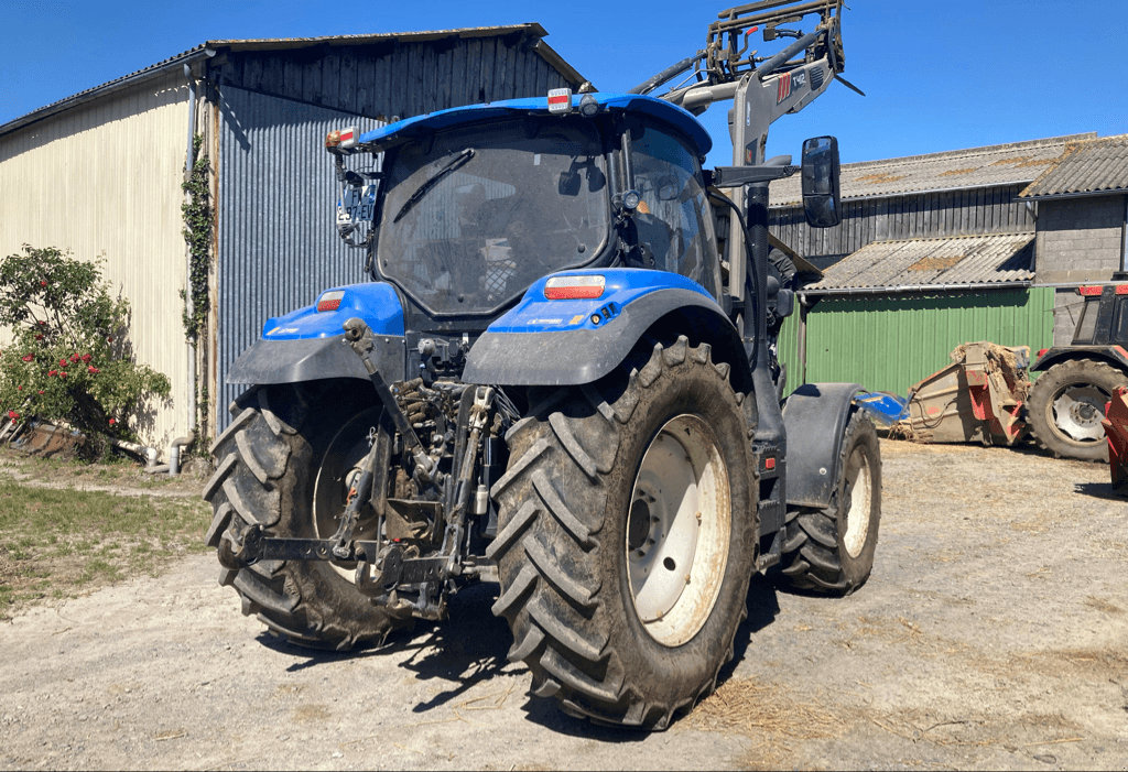 Traktor от тип New Holland T6.125 ELECTROCOMMAND T4B, Gebrauchtmaschine в TREMEUR (Снимка 1)