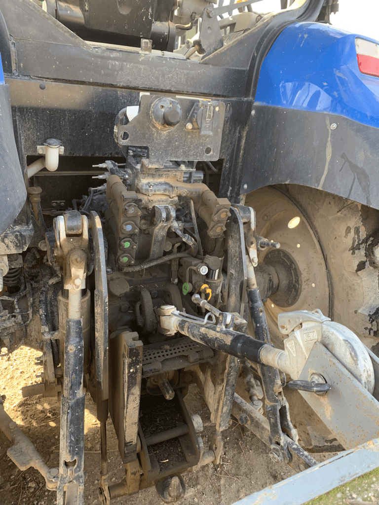 Traktor a típus New Holland T6.125 ELECTROCOMMAND T4B, Gebrauchtmaschine ekkor: CONDE SUR VIRE (Kép 3)