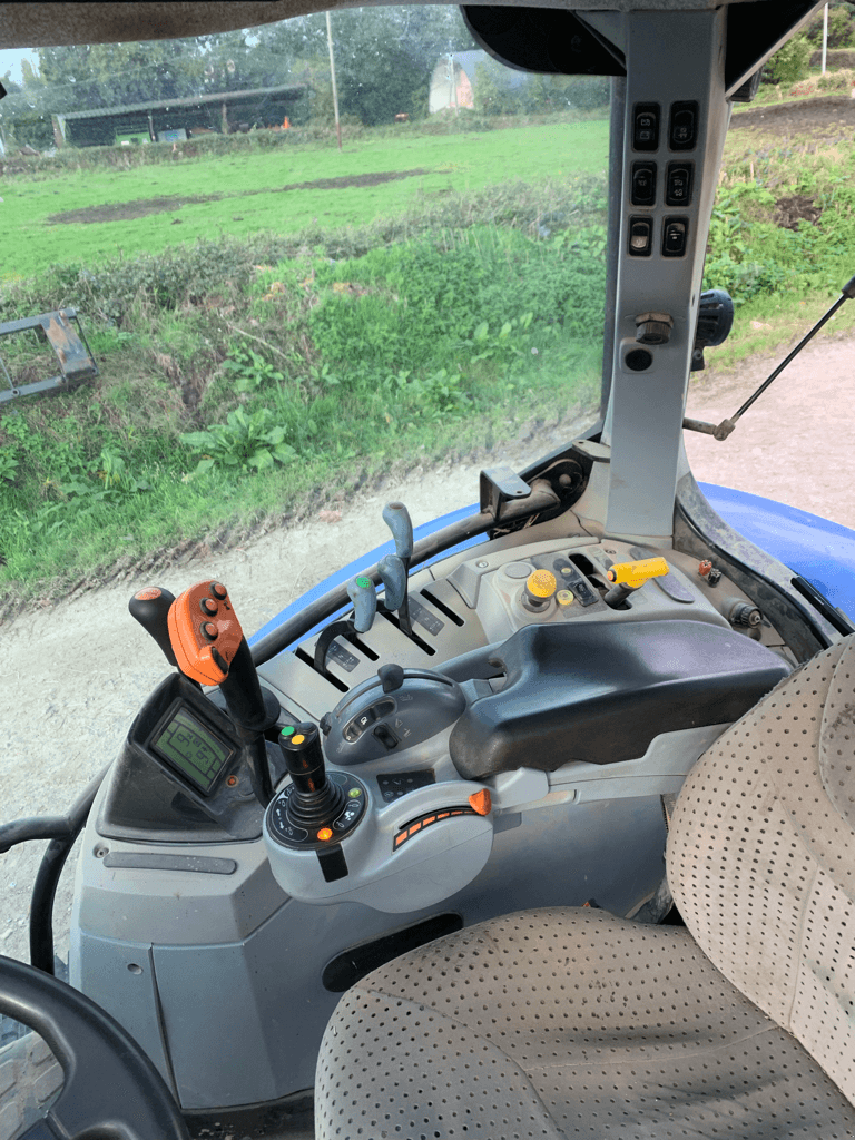 Traktor a típus New Holland T6.125 ELECTROCOMMAND T4B, Gebrauchtmaschine ekkor: CONDE SUR VIRE (Kép 4)