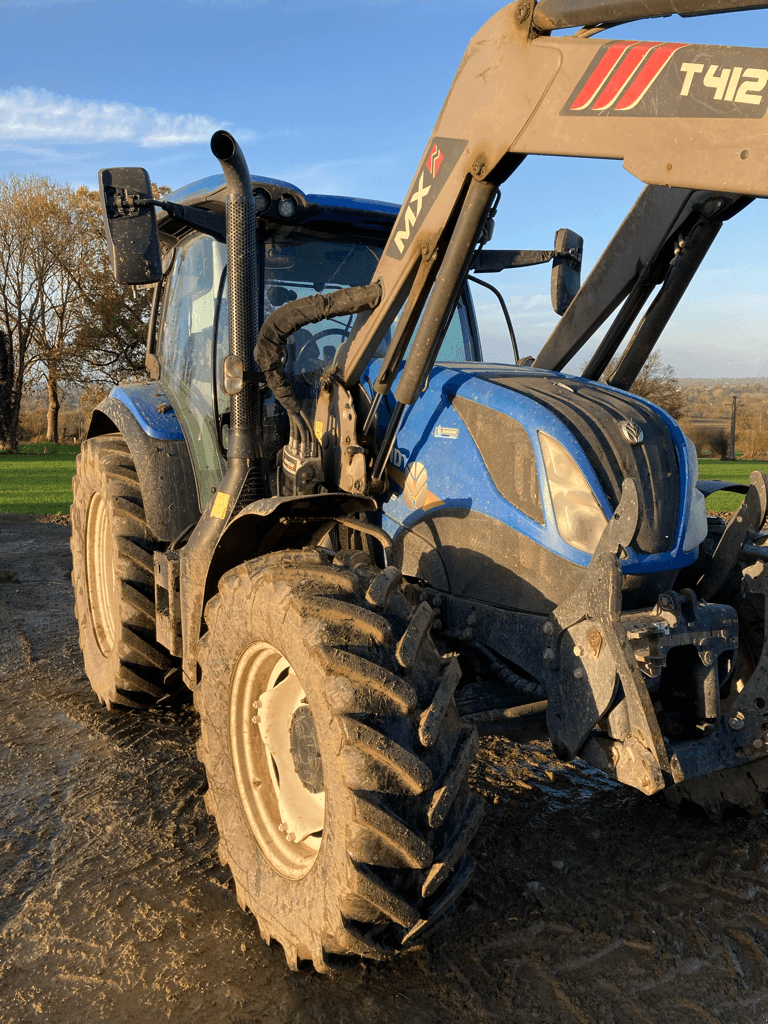 Traktor типа New Holland T6.125 ELECTROCOMMAND T4B, Gebrauchtmaschine в CONDE SUR VIRE (Фотография 1)