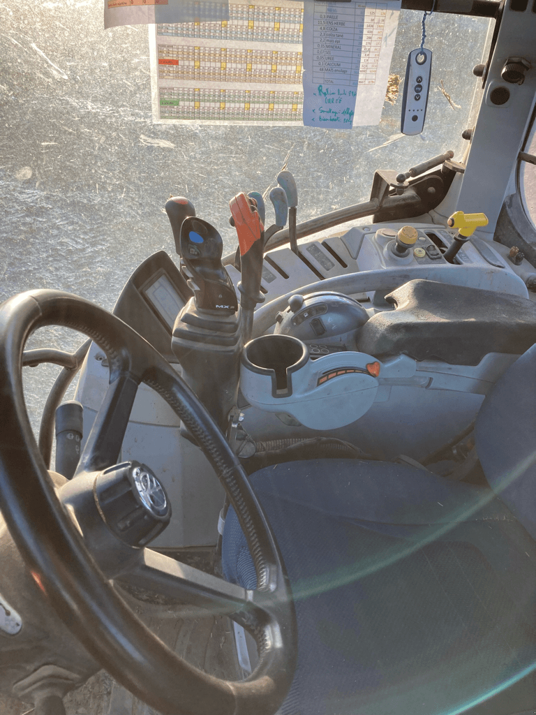 Traktor типа New Holland T6.125 ELECTROCOMMAND T4B, Gebrauchtmaschine в CONDE SUR VIRE (Фотография 2)