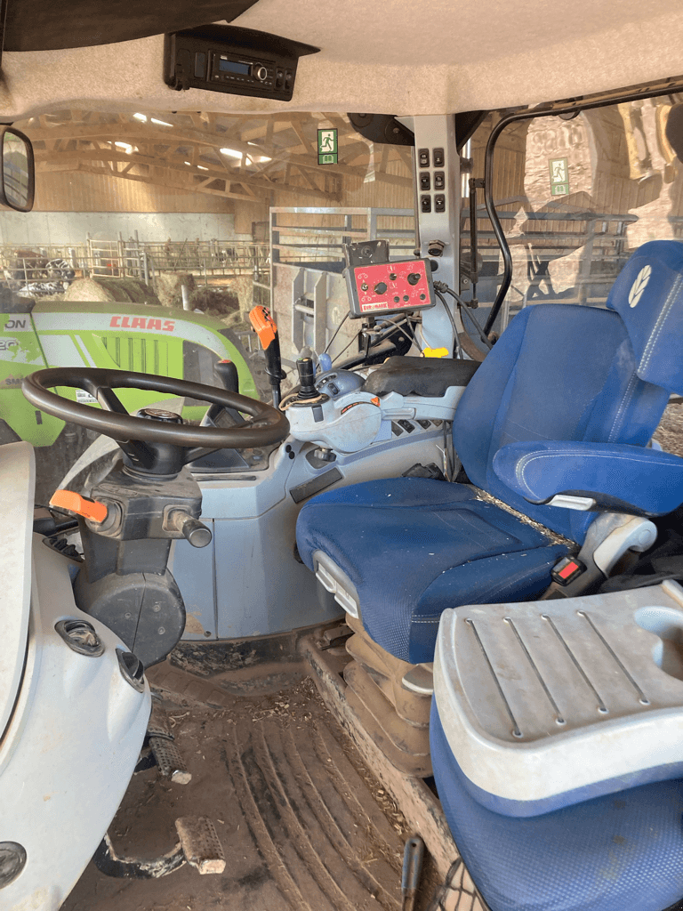 Traktor Türe ait New Holland T6.125 ELECTROCOMMAND T4B, Gebrauchtmaschine içinde CONDE SUR VIRE (resim 3)