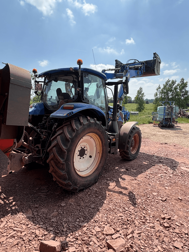 Traktor Türe ait New Holland T6.125 ELECTROCOMMAND T4B, Gebrauchtmaschine içinde CONDE SUR VIRE (resim 2)