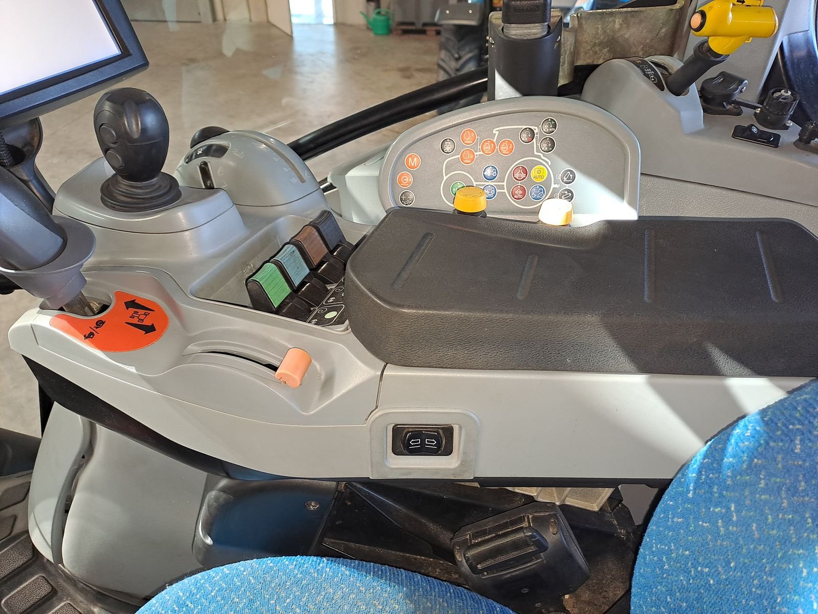 Traktor typu New Holland T6.140 Auto Command, Gebrauchtmaschine v Burgkirchen (Obrázek 15)