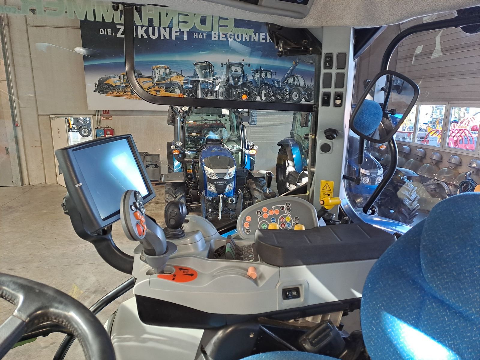 Traktor typu New Holland T6.140 Auto Command, Gebrauchtmaschine v Burgkirchen (Obrázek 11)