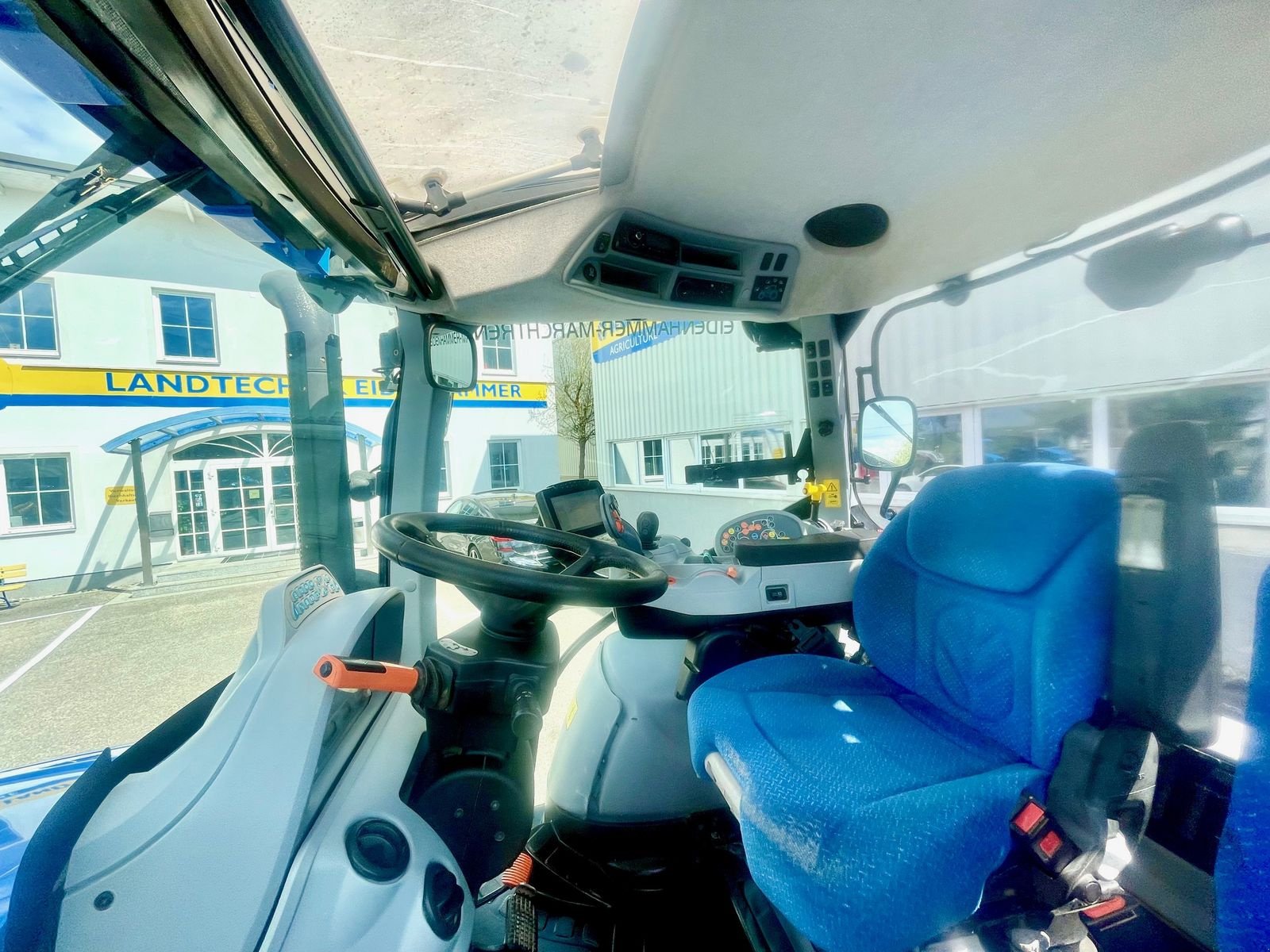 Traktor des Typs New Holland T6.140 Auto Command, Gebrauchtmaschine in Burgkirchen (Bild 7)