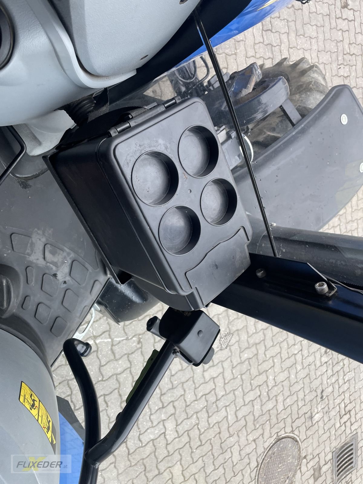 Traktor Türe ait New Holland T6.140, Gebrauchtmaschine içinde Pattigham (resim 5)