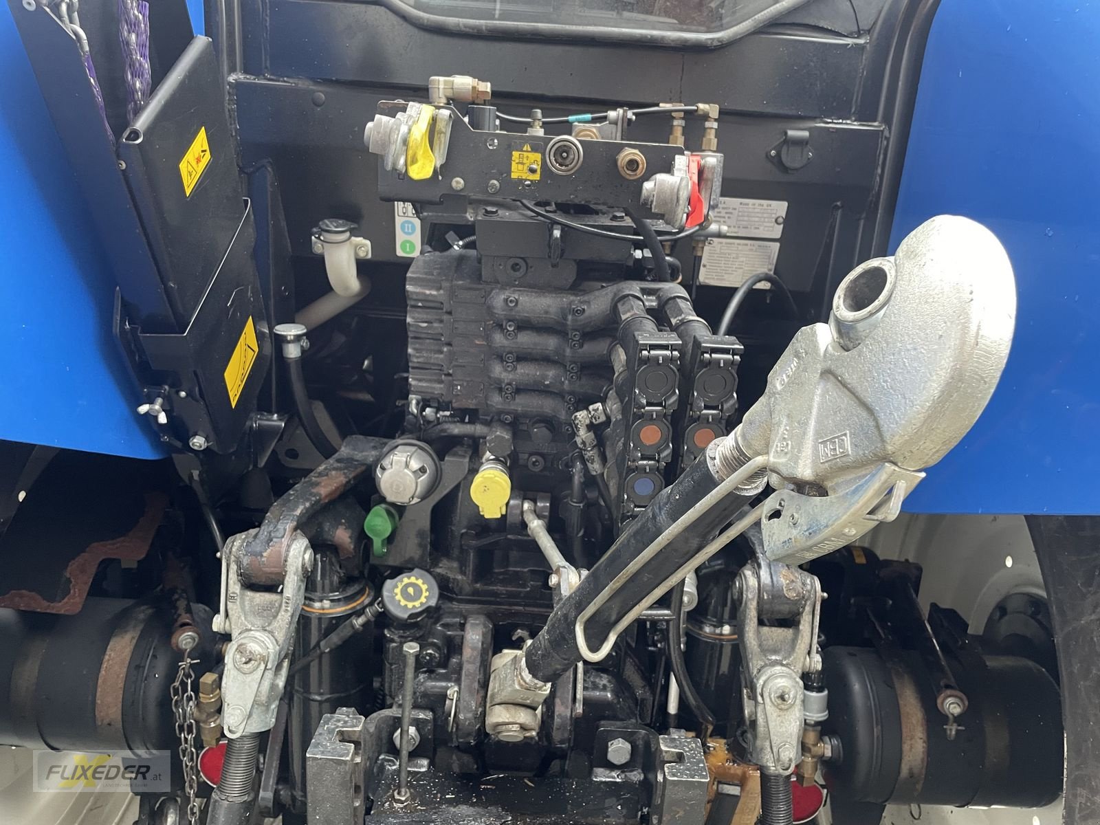 Traktor Türe ait New Holland T6.140, Gebrauchtmaschine içinde Pattigham (resim 8)