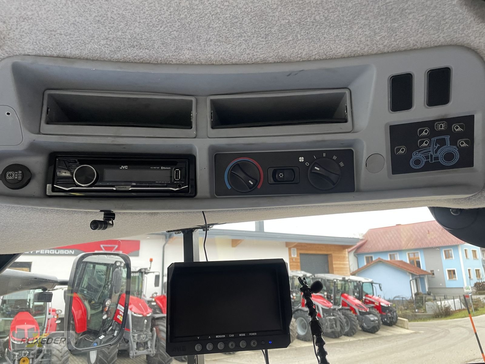 Traktor Türe ait New Holland T6.140, Gebrauchtmaschine içinde Pattigham (resim 3)