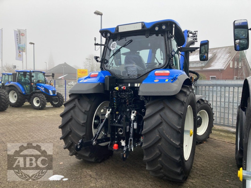 Traktor des Typs New Holland T6.145 AC MY19, Neumaschine in Bösel (Bild 3)