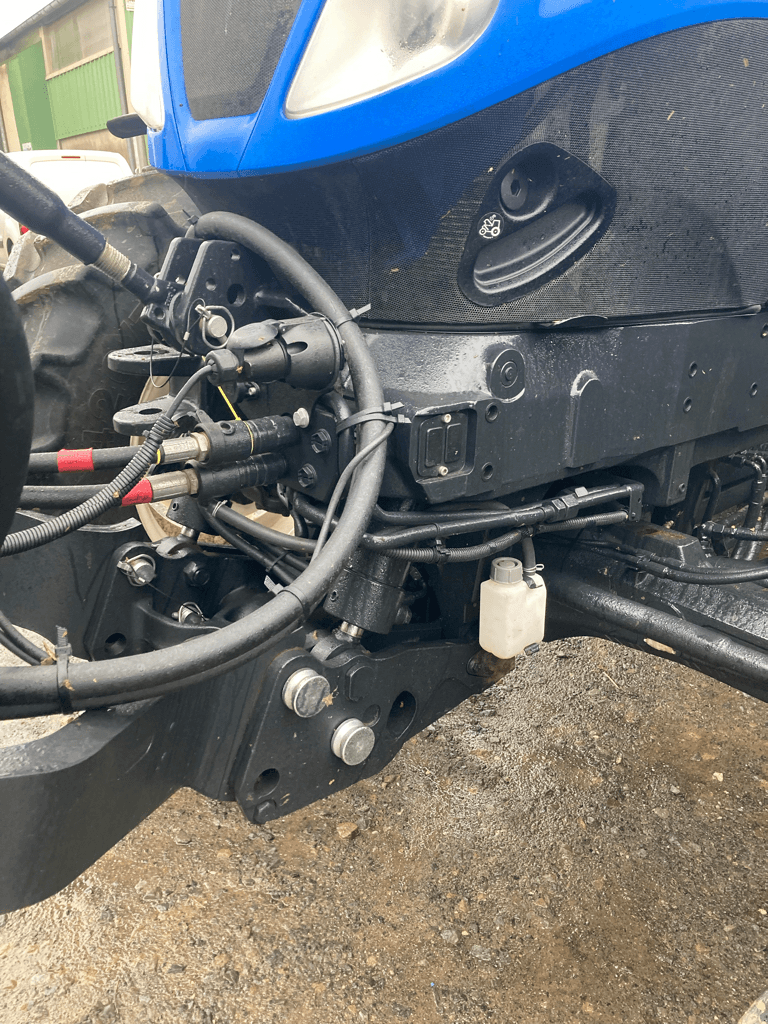 Traktor des Typs New Holland T6.145 AC S5, Gebrauchtmaschine in CONDE SUR VIRE (Bild 5)