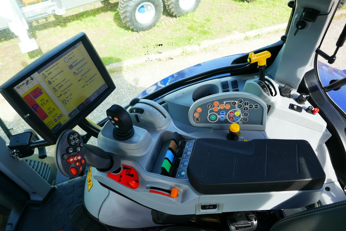 Traktor des Typs New Holland T6.145 Auto Command SideWinder II (Stage V), Gebrauchtmaschine in Villach (Bild 5)