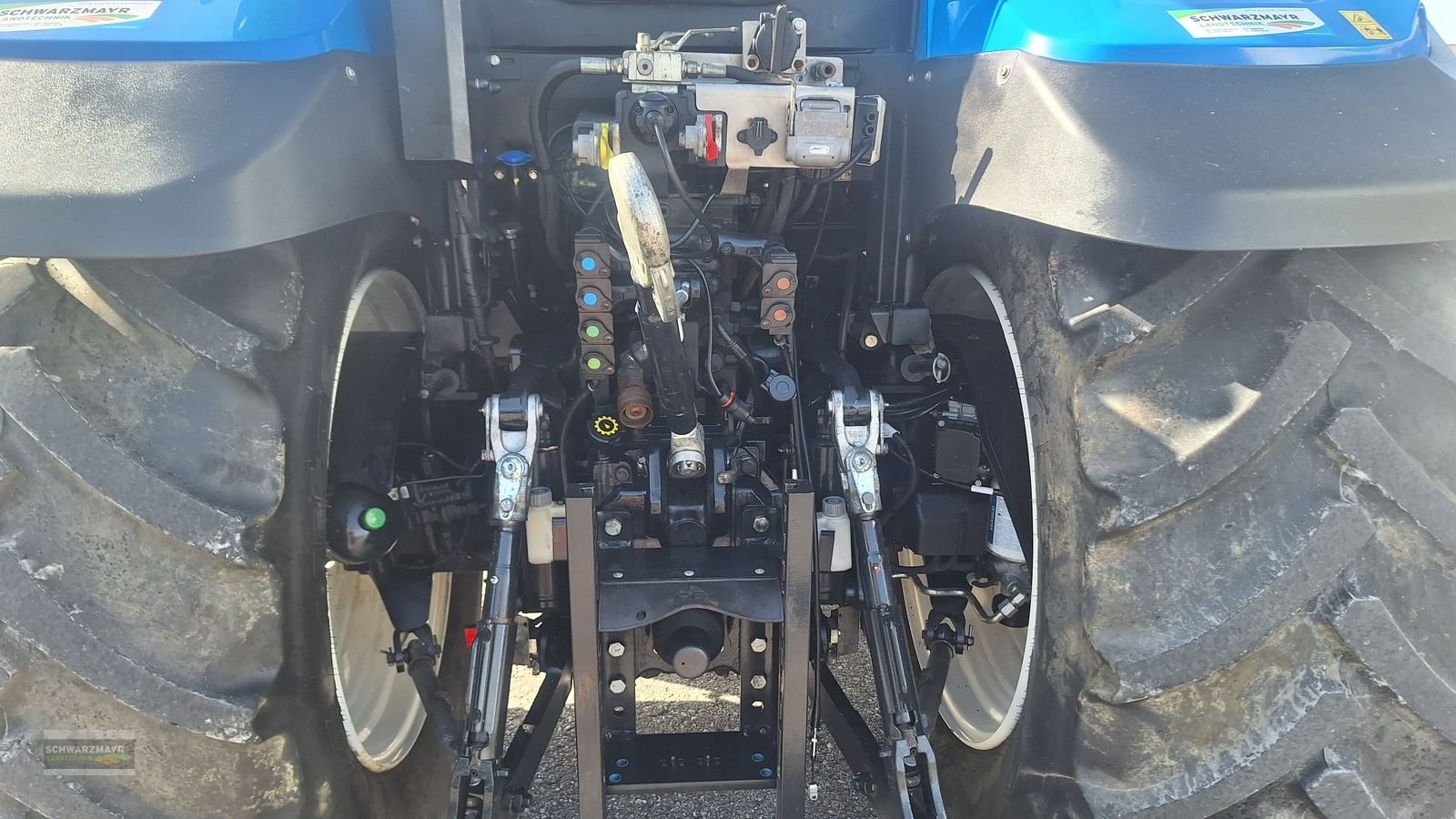 Traktor van het type New Holland T6.145 Auto Command SideWinder II, Gebrauchtmaschine in Gampern (Foto 13)