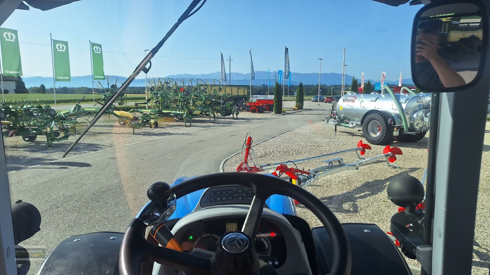 Traktor van het type New Holland T6.145 Auto Command SideWinder II, Gebrauchtmaschine in Gampern (Foto 22)