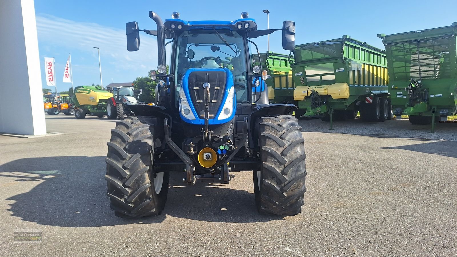 Traktor van het type New Holland T6.145 Auto Command SideWinder II, Gebrauchtmaschine in Gampern (Foto 3)