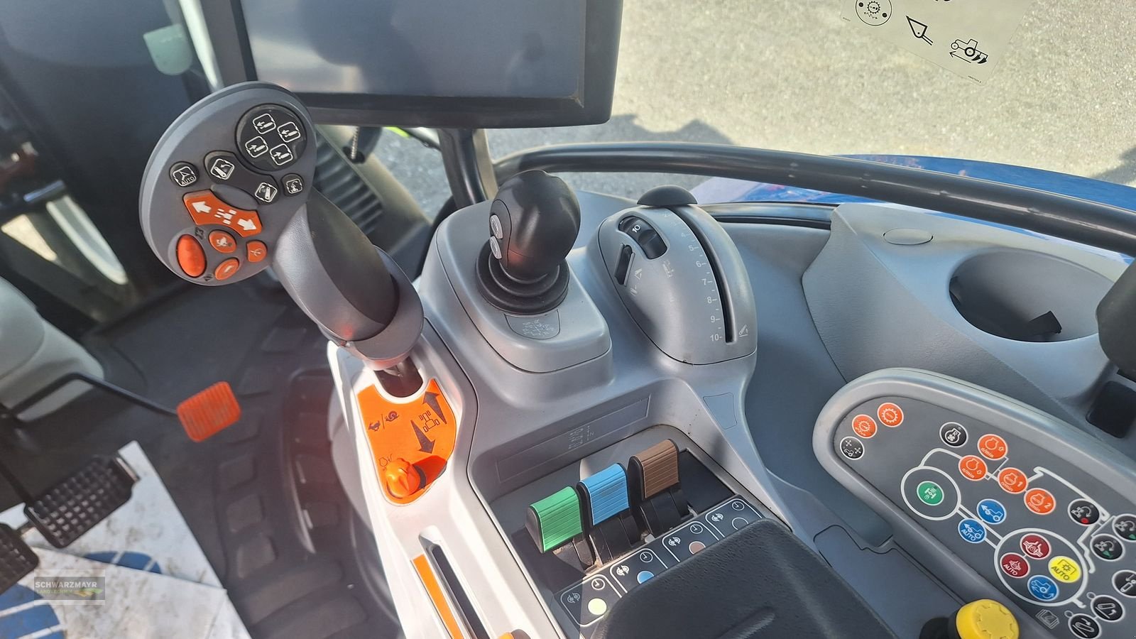 Traktor van het type New Holland T6.145 Auto Command SideWinder II, Gebrauchtmaschine in Gampern (Foto 18)