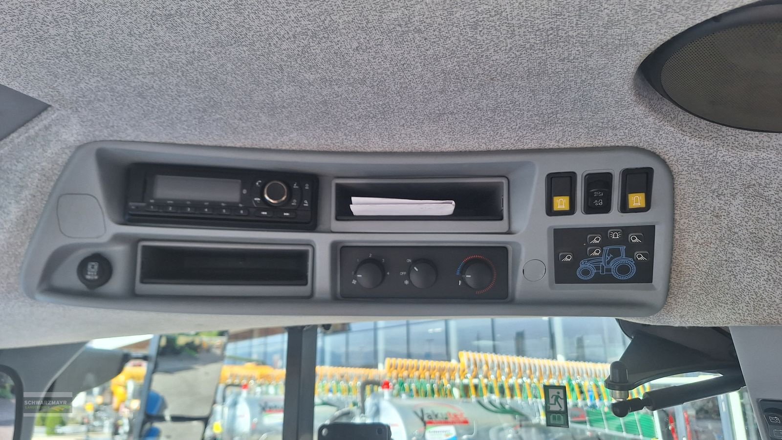 Traktor van het type New Holland T6.145 Auto Command SideWinder II, Gebrauchtmaschine in Gampern (Foto 15)