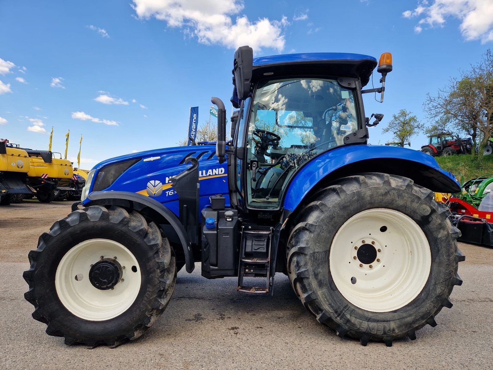 Traktor van het type New Holland T6.145 Auto Command SideWinder II, Gebrauchtmaschine in Obritzberg (Foto 2)