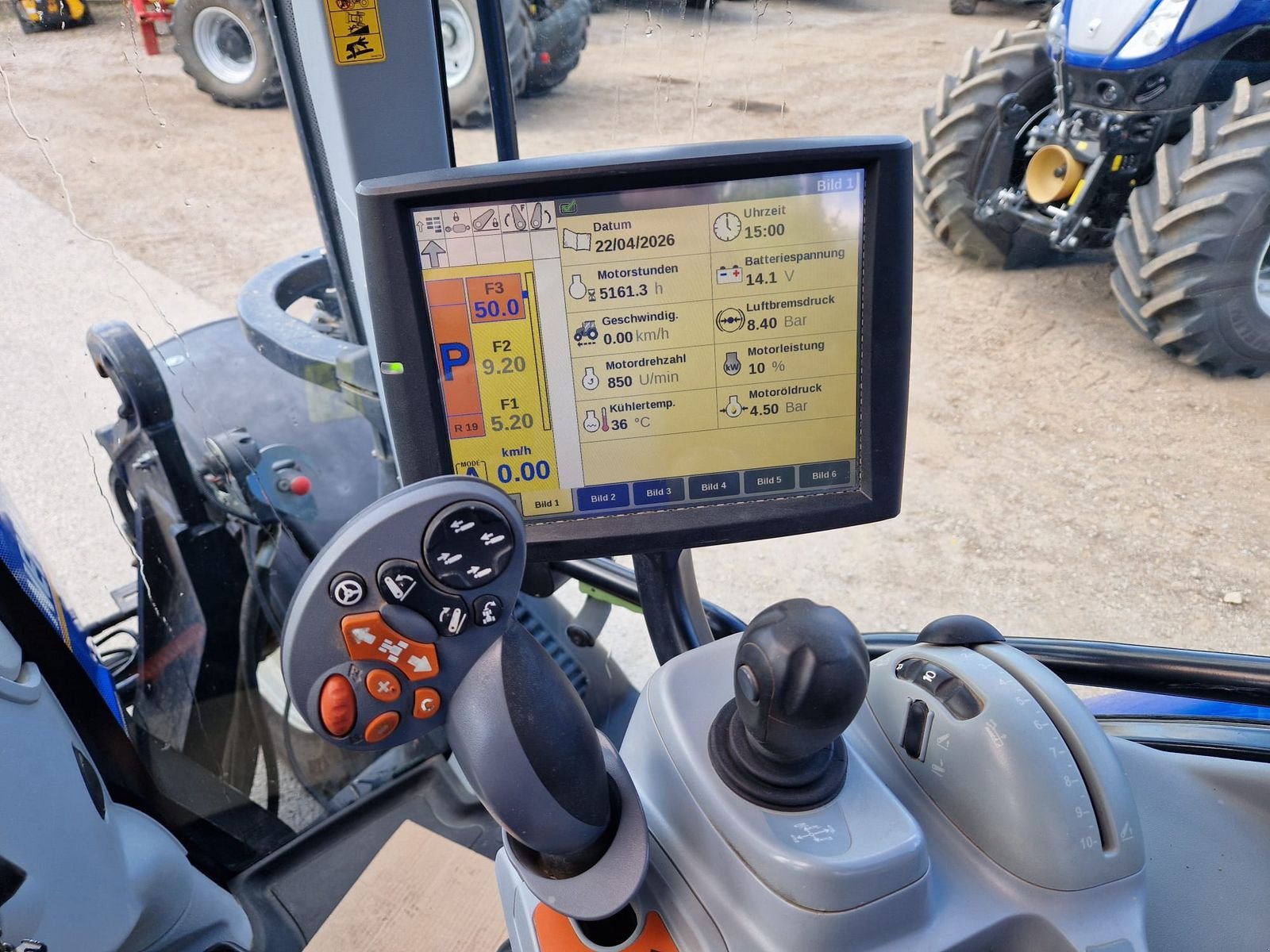 Traktor van het type New Holland T6.145 Auto Command SideWinder II, Gebrauchtmaschine in Obritzberg (Foto 15)