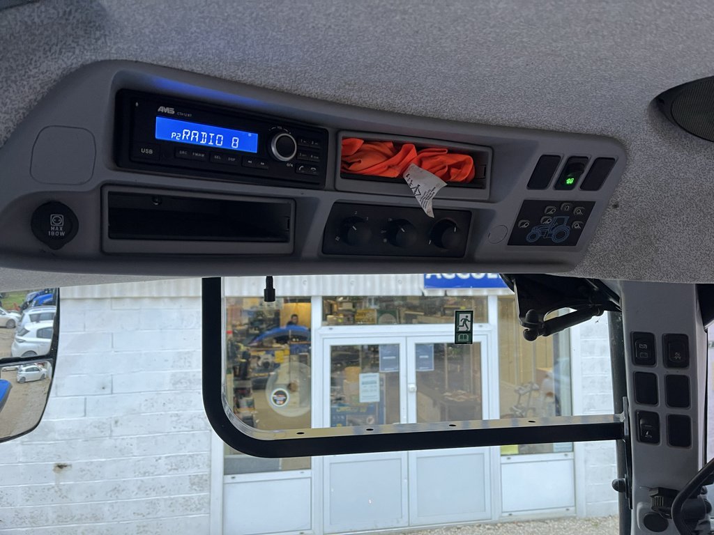 Traktor typu New Holland T6.145 DCT, Gebrauchtmaschine w VERT TOULON (Zdjęcie 10)