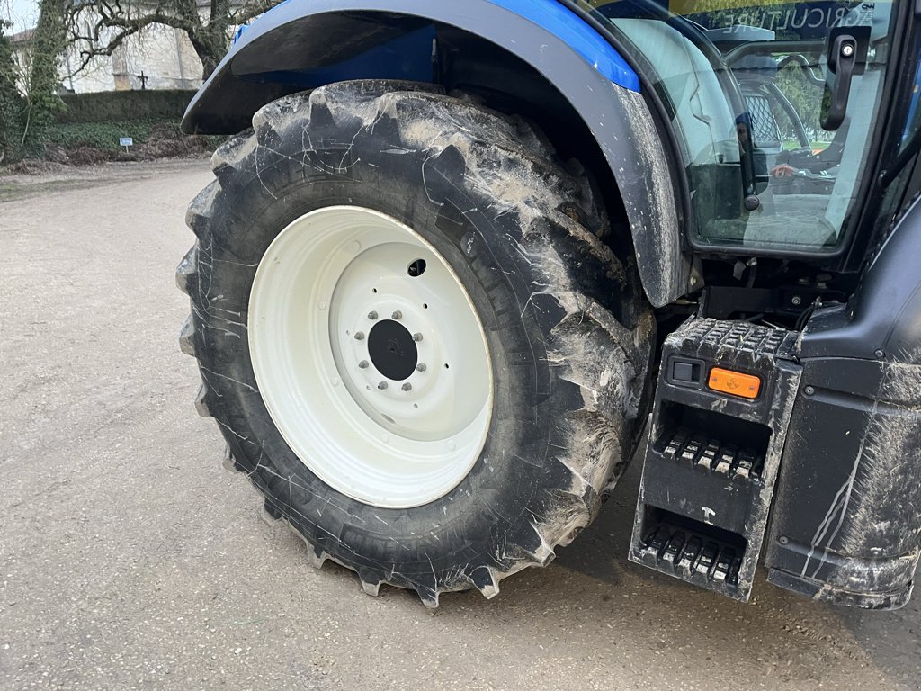 Traktor typu New Holland T6.145 DCT, Gebrauchtmaschine w VERT TOULON (Zdjęcie 5)