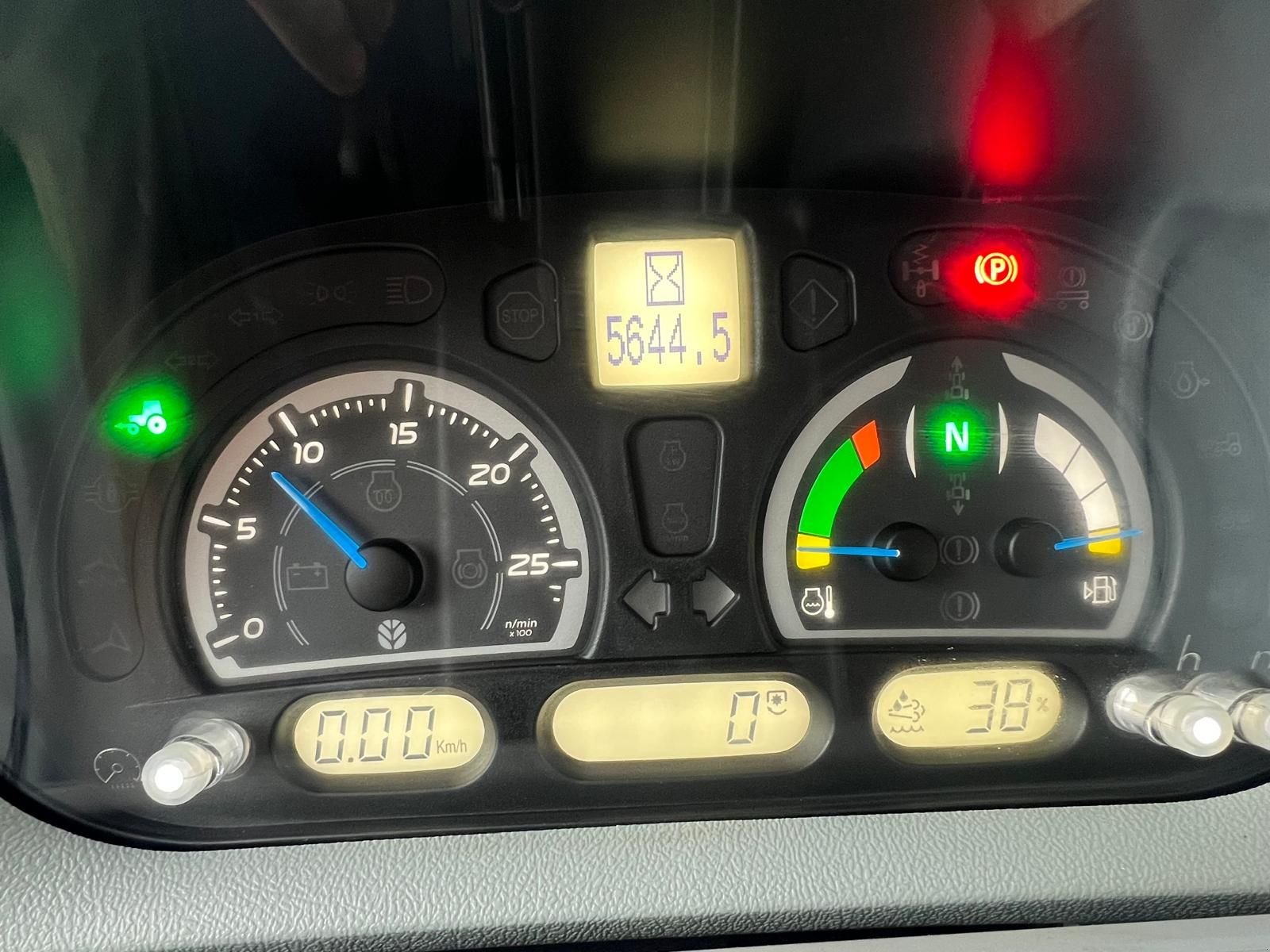 Traktor του τύπου New Holland T6.145 Dynamic Command SideWinder II, Gebrauchtmaschine σε Burgkirchen (Φωτογραφία 12)