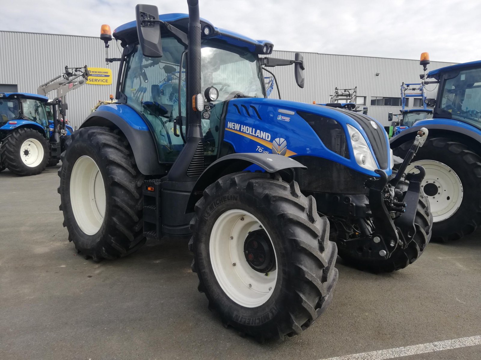 Traktor vrste New Holland T6.145 DYNAMIC COMMAND, Gebrauchtmaschine v TREMEUR (Slika 11)