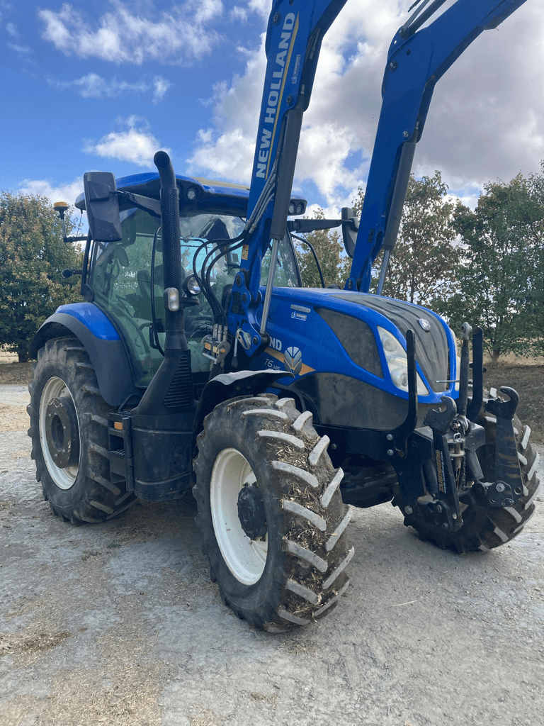 Traktor van het type New Holland T6.145 DYNAMIC COMMAND, Gebrauchtmaschine in TREMEUR (Foto 1)