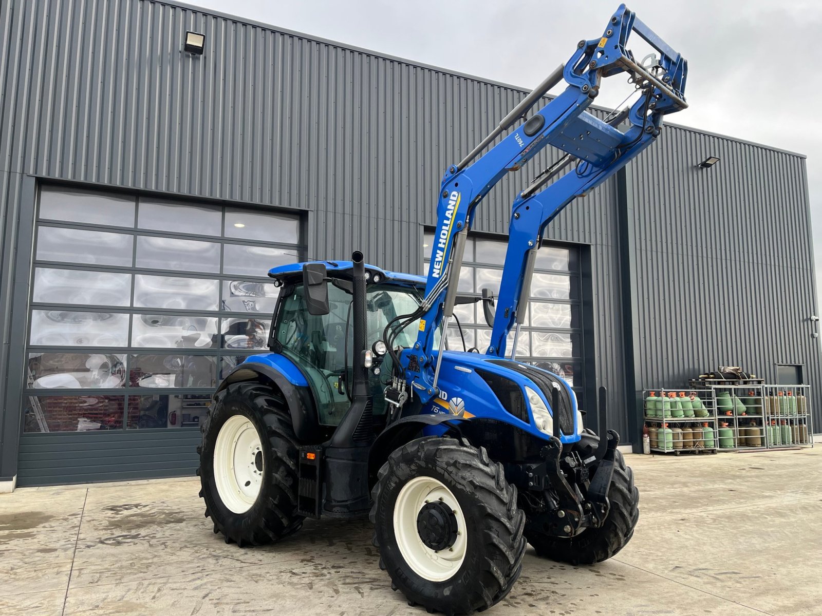 Traktor Türe ait New Holland T6.145 DYNAMIC COMMAND, Gebrauchtmaschine içinde NAINTRE (resim 1)