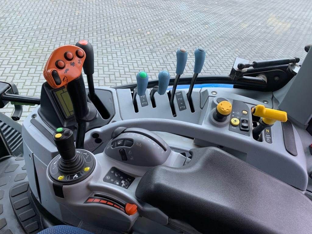 Traktor of the type New Holland T6.145 EC, Gebrauchtmaschine in Wierden (Picture 8)