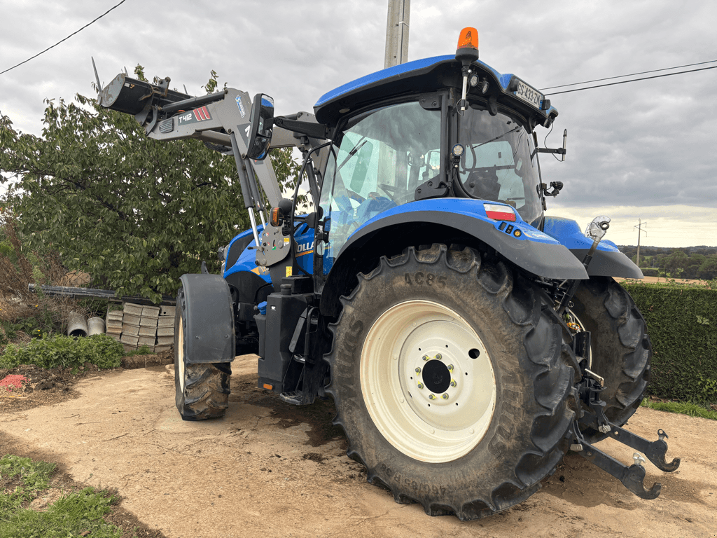 Traktor типа New Holland T6.145 ELECTRO COMMAND, Gebrauchtmaschine в TREMEUR (Фотография 8)