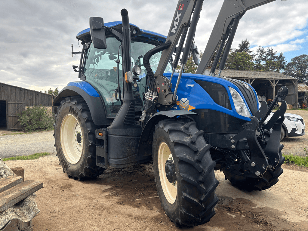 Traktor типа New Holland T6.145 ELECTRO COMMAND, Gebrauchtmaschine в TREMEUR (Фотография 4)