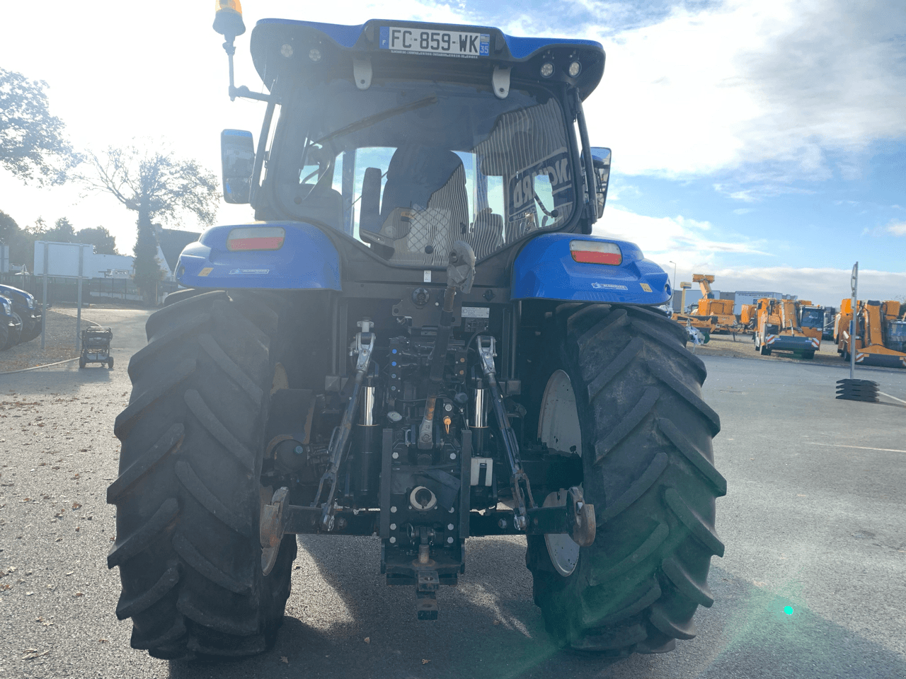Traktor Türe ait New Holland T6.145 ELECTROCOMMAND T4B, Gebrauchtmaschine içinde TREMEUR (resim 5)