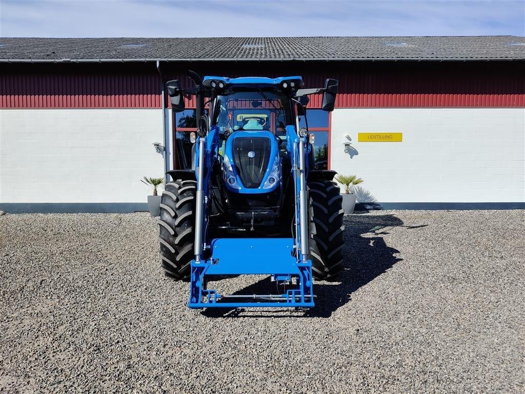 Traktor типа New Holland T6.145  med New Holland 760TL frontlæsser, Gebrauchtmaschine в Storvorde (Фотография 2)