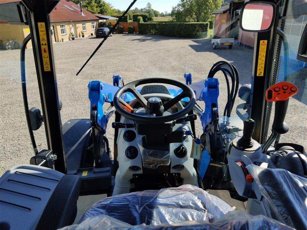 Traktor типа New Holland T6.145  med New Holland 760TL frontlæsser, Gebrauchtmaschine в Storvorde (Фотография 9)