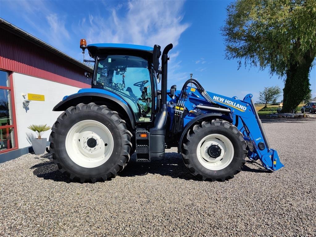 Traktor типа New Holland T6.145  med New Holland 760TL frontlæsser, Gebrauchtmaschine в Storvorde (Фотография 4)